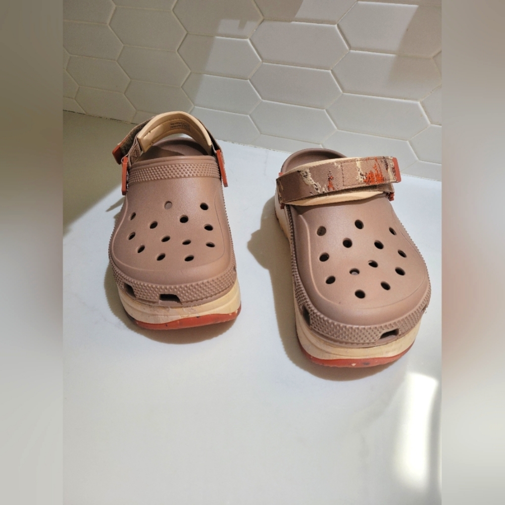 CROCS